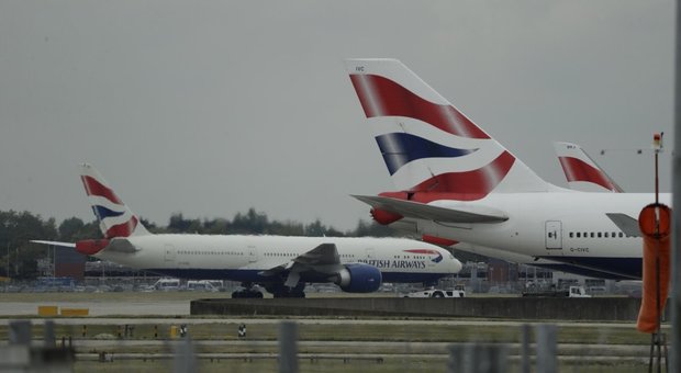 Regno Unito, sciopero dei piloti: British Airways costretta a cancellare quasi tutti i voli