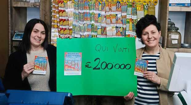 Gratta e vince 200mila euro a Filottrano: premiato un fedelissimo della tabaccheria