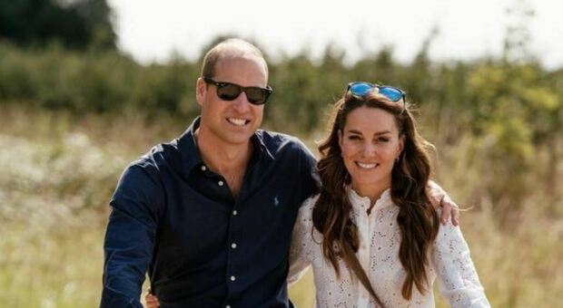 William e Kate festeggiano 12 anni di matrimonio: ora l'ultima stagione di The Crown ripercorre la nascita del loro amore