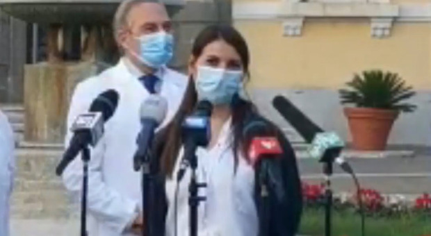 Chi è Claudia Alivernini, la prima infermiera vaccinata in Italia: ha 29 anni e lavora allo Spallanzani