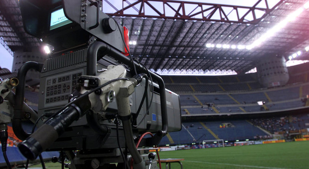 Calcio e diritti tv, accolto ricorso Sky sospesa la procedura assegnazione