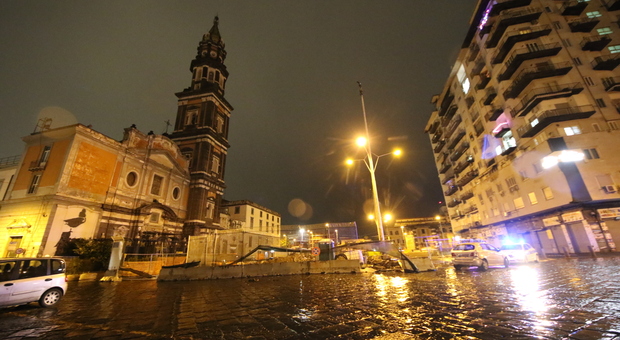 Epifania a Napoli, piazza Mercato vuota nella notte della befana: «Una visione desolante»