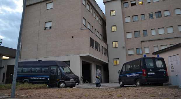 Rapinarono la madre di 86 anni a Fabriano: fratello e sorella arrestati dai carabinieri