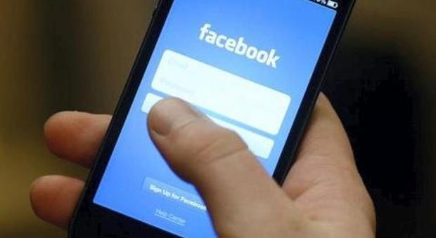 Maestra insultata su Facebook L'«amico» finisce a processo