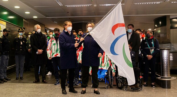 Milano Cortina 2026, la bandiera paralimpica atterrata oggi a Malpensa FOTO