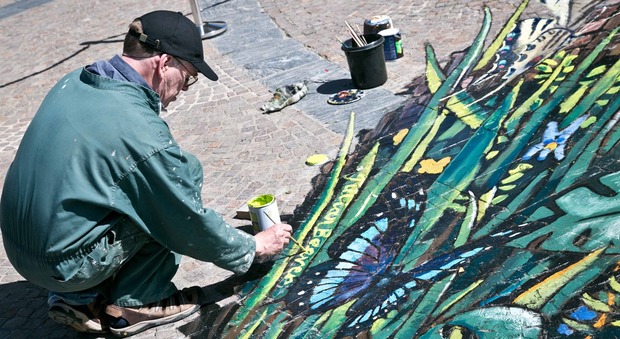 Street Art a Castel Romano: Julian Beever fa vivere le sue farfalle danzanti in 3D