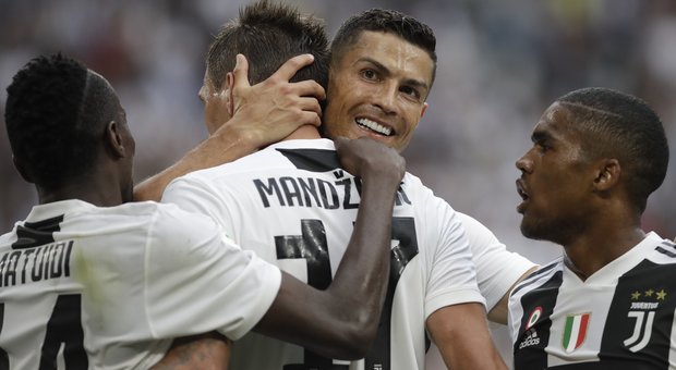 Ronaldo ancora a secco, ma la Juventus vince lo stesso: 2-0 alla Lazio