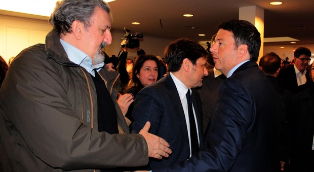 Renzi, tregua con Emiliano «Non sono qui per litigare»