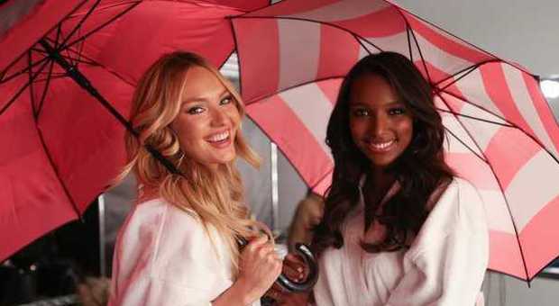 Victoria's Secret lancia una nuova collezione di sexy ombrelli