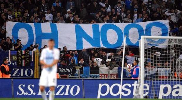 E già Lazio-Juve pensando alla Roma I tifosi: «Vinciamo». «No, bisogna perdere»