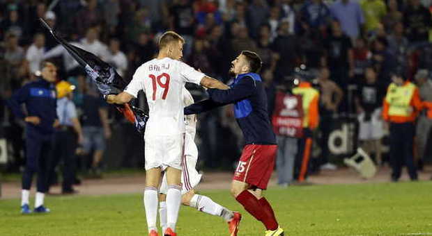 L'Uefa indaga su Serbia-Albania. Da Platini ​e Blatter la condanna, stangata in arrivo