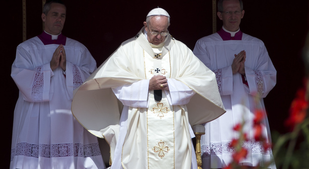 Papa Francesco: "Ipocrita dirsi cristiani e poi voler cacciare via i rifugiati"