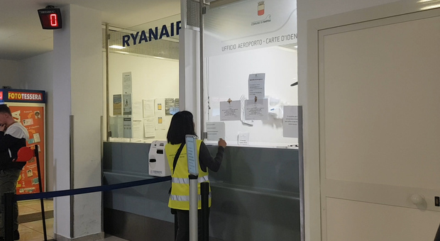 Napoli: manca il personale, chiuso l'ufficio per le carte di identità all'aeroporto