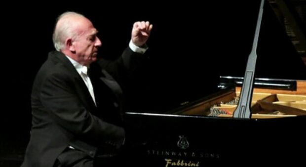 Addio a Maurizio Pollini, il grande pianista si è spento a 82 anni. Il cordoglio della Scala