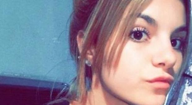 Morta a 17 anni in un incidente, uccisa dal fidanzato che ha simulato lo schianto in auto