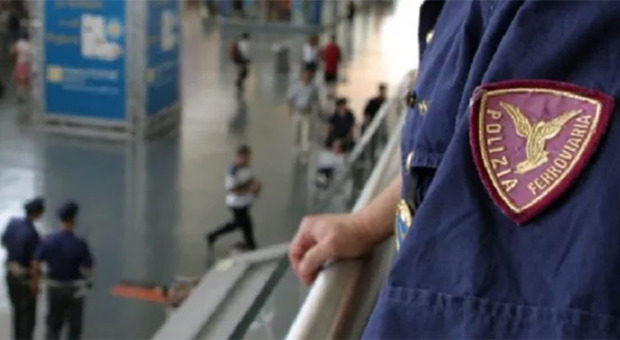 Napoli Centrale, ruba portafogli a bordo del Frecciarossa: arrestato libanese
