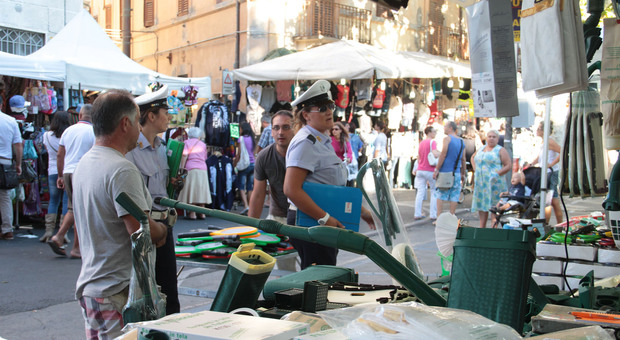 Fiera Sant'Agostino, boom di richieste: un bando per assegnare i posti liberi