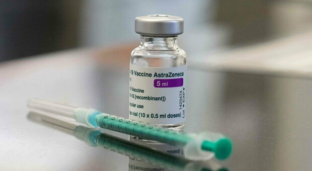 Lo stop ad AstraZeneca blocca tremila vaccini in provincia