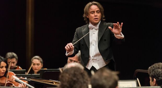 Il Maestro Michele Mariotti all'Opéra di Parigi: «La mia Aida è un dramma intimo»
