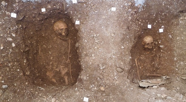 Le due sepolture rinvenute a Bertiolo