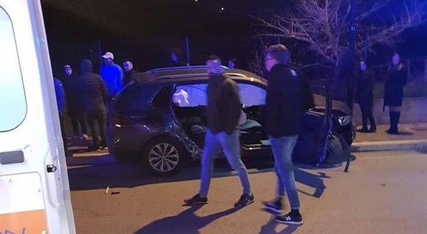 Auto contro muro a Trentova, feriti tre giovani cilentani
