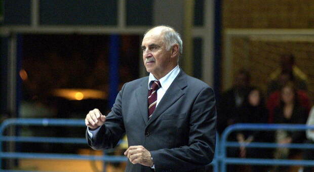 Tonino Zorzi, morto l'allenatore a 88 anni. Era il "Paròn" del basket italiano