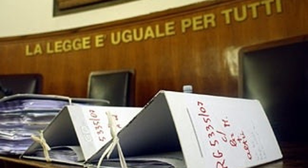 Napoli, accusato di estorsione: il magistrato non convalida l'arresto