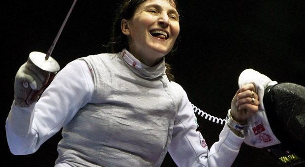 Giovanna Trillini dopo una vittoria. La fiorettista jesina compie 50 anni