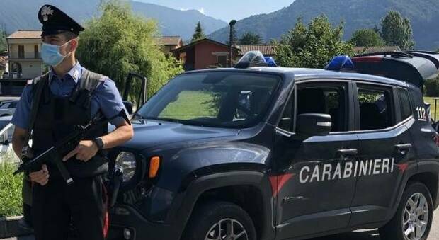 Blitz dei carabinieri anti Covid: bar chiuso e due esercenti multati