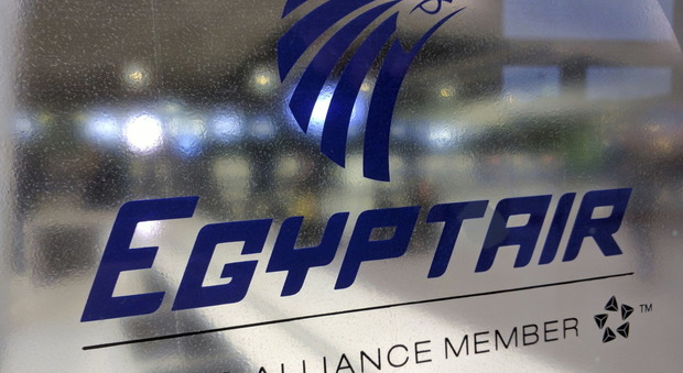 Aereo Egyptair scomparso, un testimone: fiamme nel cielo