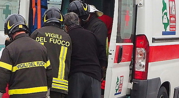 Perugia, cade da un balcone in centro: morto 46enne