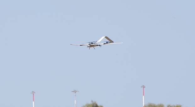 Drone vola sul Colosseo, turista patteggia due mesi di pena: «Nessun cartello di divieto»