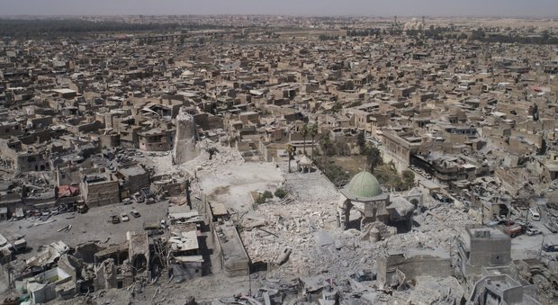 Iraq, l'esercito conquista le rovine della moschea simbolo di Mosul. La Tv: «L'Isis è crollato»