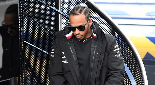 Hamilton: «Ferrari forte, per noi la sfida sarà più dura»