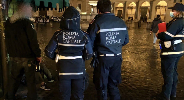 Roma, controlli movida: un locale chiuso a Trastevere e altri 13 diffidati per violazione misure anti-covid