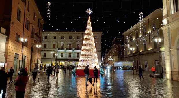 Rieti s'illumina: luci e addobbi per celebrare il Natale