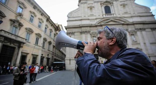 Movimenti, arrestato il leader Di Vetta: «No al protocollo, sfidiamo Alfano». Minacce alla deputata Pd Bonafè