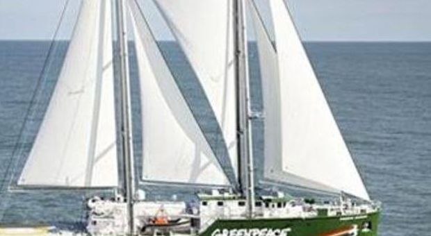 A Napoli il Rainbow Warrior, l'ammiraglia di Greenpeace sarà visitabile