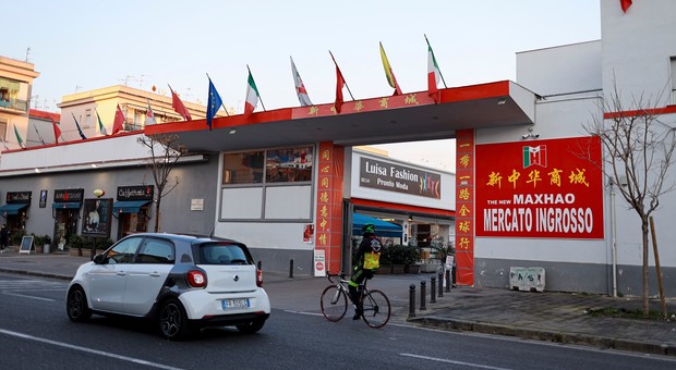 Coronavirus a Napoli, l'auto-quarantena dei cinesi senza famiglia