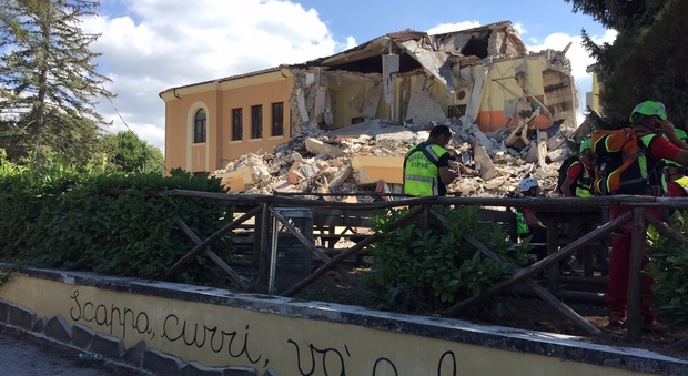 Terremoto, scuola crollata: ora s'indaga sulla ditta e il cemento usato