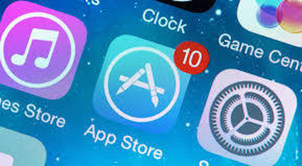 Apple contro gli screenshot illegali: «Fuori da App Store chi non si adegua»