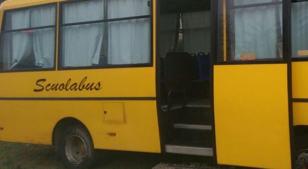 Chiaia, offensiva contro i bus abusivi: fermati e verbalizzati cinque veicoli