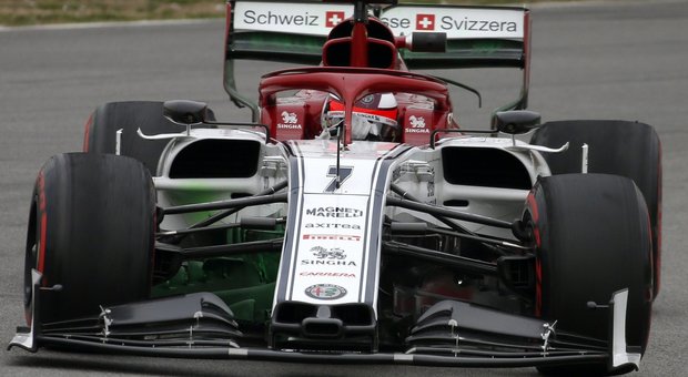 L'Alfa Romeo di Kimi Raikkonen a lungo la più veloce oggi nei test a Barcellona