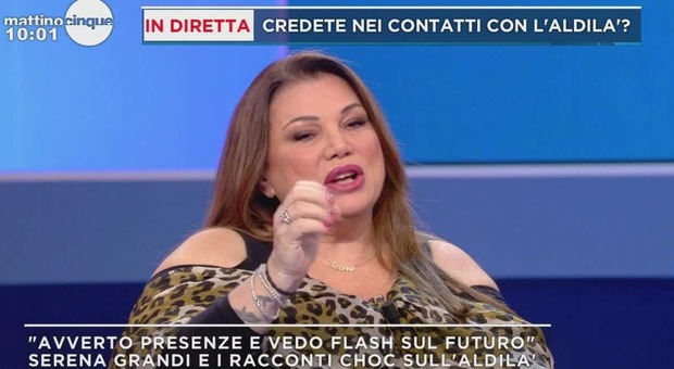 Serena Grandi molestata da un prete: «Costringeva me e una mia amichetta a baciarci» Serena Grandi molestata da un prete: «Costringeva me e una mia amichetta a baciarci»