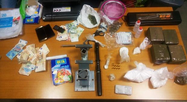 Porto Sant'Elpidio, pusher arrestato In casa sei chili di droga e soldi falsi
