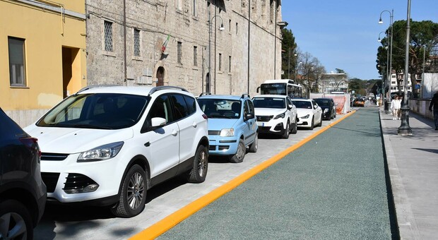 Ascoli, parcheggi blu gratuiti per 30 minuti. Si inizia in corso Vittorio Emanuele poi si prosegue in altre zone: ecco dove