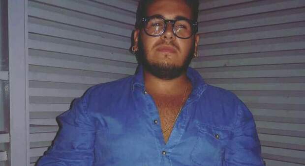 Omicidio Andrea Bossi, ucciso con una coltellata al collo per rubargli soldi e gioielli: arrestati due ventenni