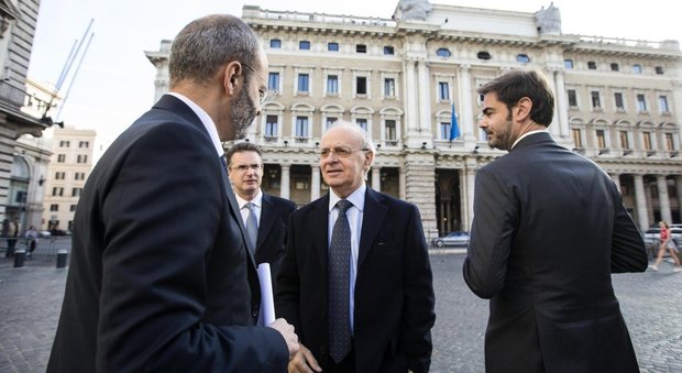 Giustizia, Renzi vede vertici Anm. Davigo: «Abbiamo espresso disagio, dal premier apertura»
