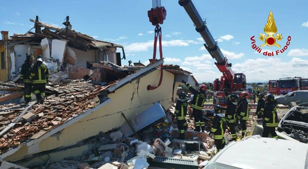 Esplosione in Lucchesia, Francesca non ce l'ha fatta: morta la donna ricoverata dopo il crollo