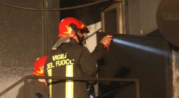 Porto Recanati, fuoco nel ristorante cinese proprietario intossicato